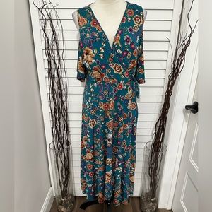 Soprano, 1X, Blue Flower Pattern Dress with Cut Out Sleeves